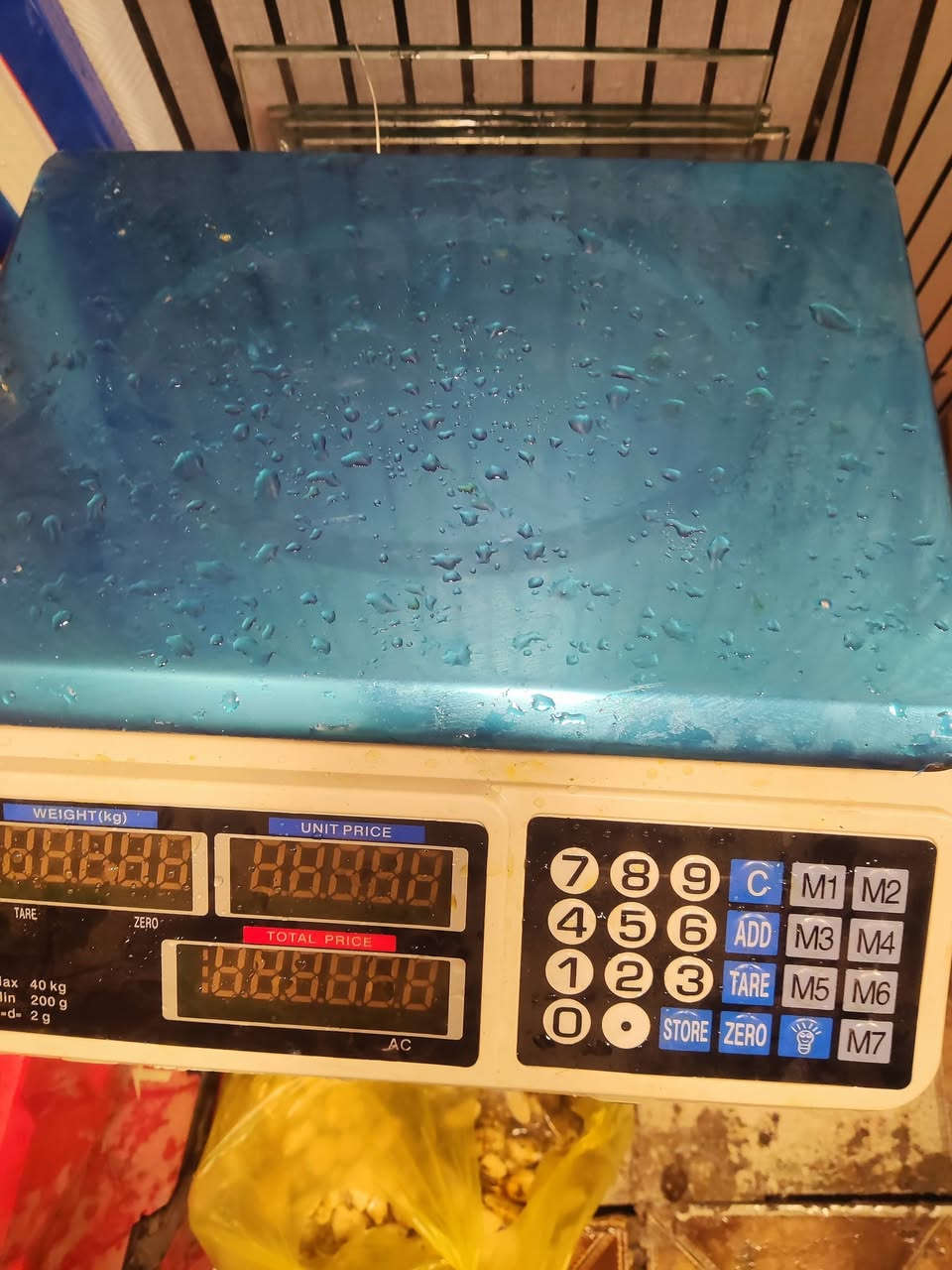 السلام عليكم اغراض للبيع كلمن وسعره مناسب جدا مكان بغداد ساحه عدن استفسار ***********
