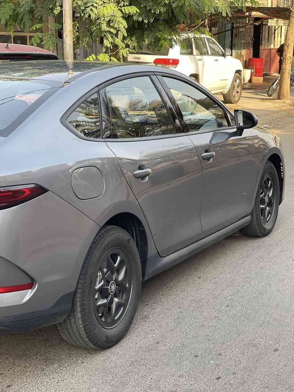 للبيع BYD  كن بلص موديل 2025  ماشيه 17 الف كيلو مكفوله كفاله عامه من صبغ والبارد سعر السياره  18.600 مليون🔒🔒 قفل من الاخير العنوان بغداد الكريعات  للستفسار اتصل ***********
