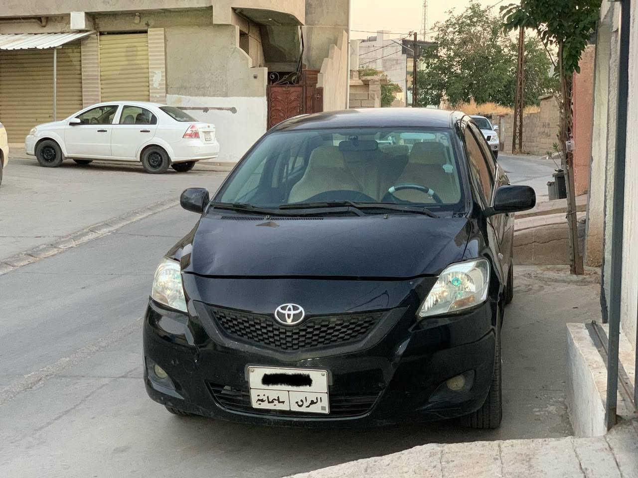 تویوتایارس 2008توماتیک
مکینە گە ورە 
گێڕ ومە کنە بە شە رت 
تە قە ورە قە بە شە رت 
سێ پارجە بێ ناو گرتن
پشت و پێشی کە پس
فول موسفات 
شوین سلێمانی 
***********کۆرک وتس ئە پ أربيل, العراق
