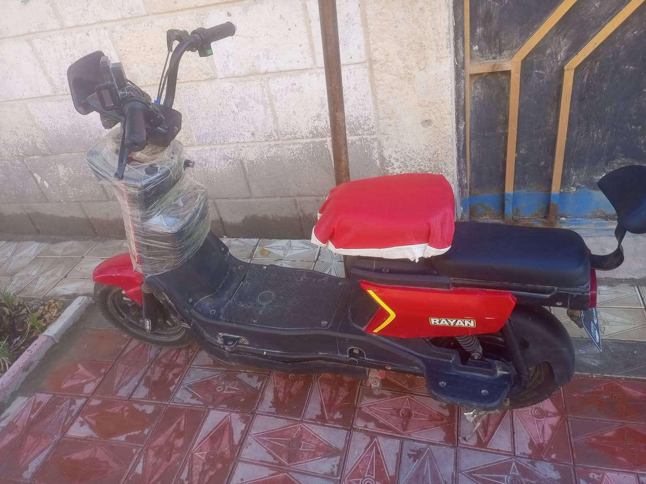 للبيع دراجه شحن كهربائيات كله شغاله عوزها ترتيب. 175 وبيها مجال. ***********
