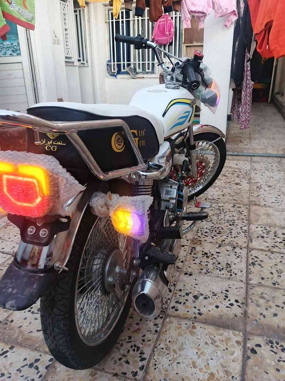 تايكر 2025كدام عينك صار اربع تشهر من اخذتها دراجه كدامك كلشي مابي جديدها بعها سعرها 650بيها مجال***********
