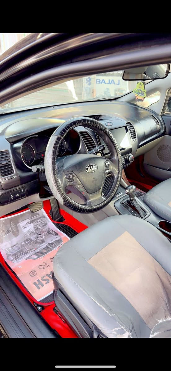 سلام عليكم اخوان سياره كيا فورتي للبيع موديل ٢٠١٦ امريكي حادثهه جاملغ و باب سايق صبغ سياره خير من الله ما ناقصهه شي محرك ٢٠٠٠دوش مكاني بغداد حي العامل سونار موجود بلمنشور ماشيه ١٦٠ اخوان سعر ١٠٥ و بيه مجال شي بسيط و الشراي يتصل ع رقم او واتساب و بلخدمه ***********
