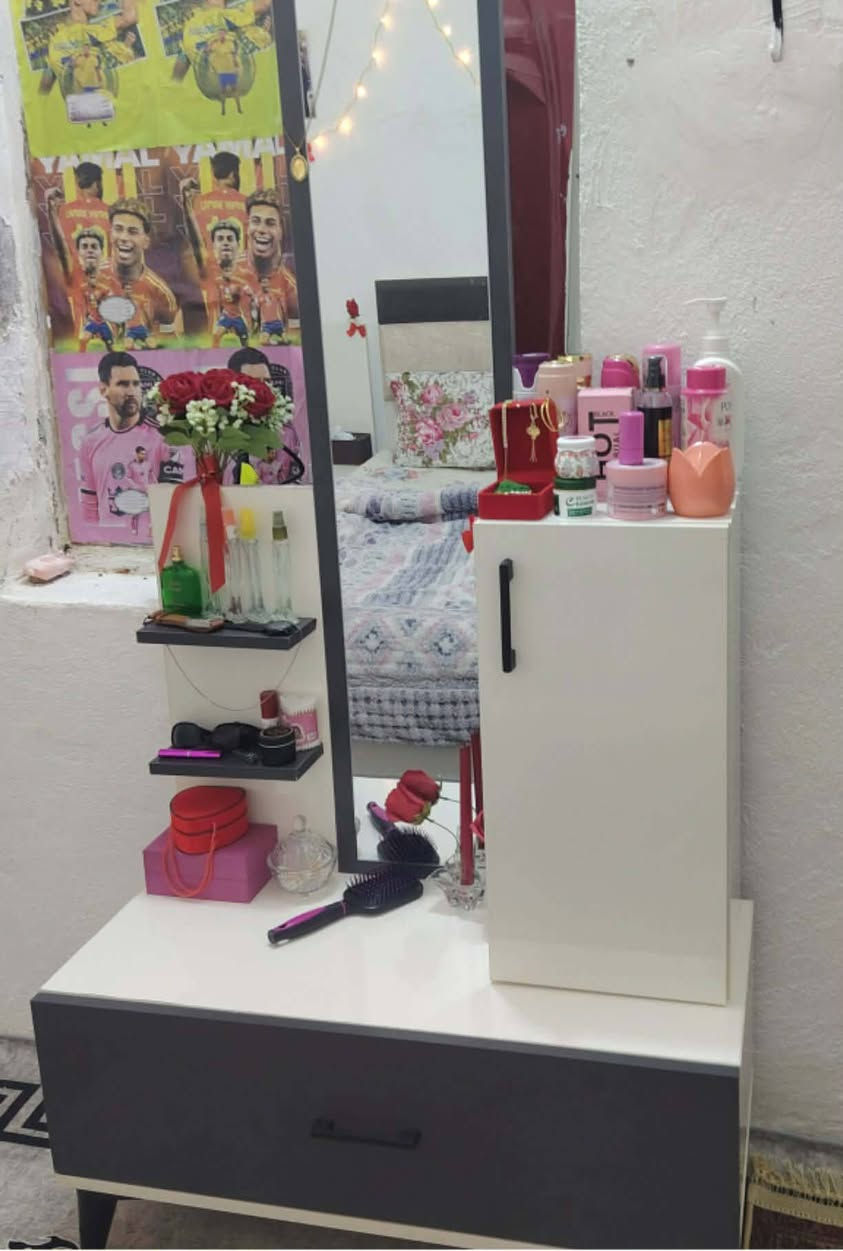 غرفه تركيه نظيفة كلش 5قطع اي ضرر مبيه السعر 600وبيه مجال مستعجلين ع بيعها مكانه سياحي للاتصال ع الرقم ***********
***********
