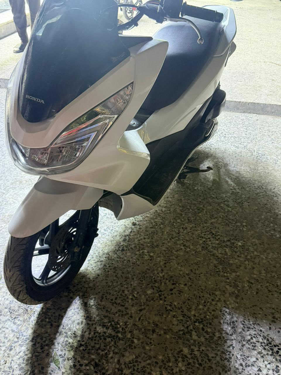 للبيع دراجه pcxجيل الثاني ياباني اصل مكينه 150cc المرغوب الدراجه كفاله او مال بيت نضيفه حيل 
او بلعافيه عل ياخذهه 
مكانهه بغداد 
سعر 14 ونص 
***********
