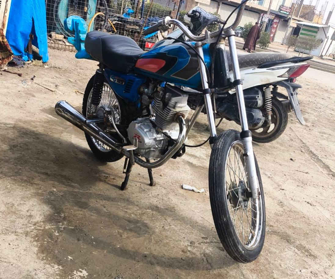 السلام عليكم دراجه للبيع . رابيدو محرك 23 . السعر 350 قفل
التواصل•***********
