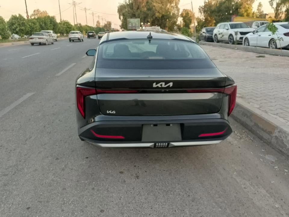 السلام عليكم اخوان
K4للبيع فقط بدووون مراوس 

موديل ٢٠٢٥

ماشيه ١٤ الف  

السعر ١٦٣ بيها مجال 

محرك 2000دوش 

بدون ايرباك 

بدون شواصي 

بدون لغد 

بدون تبديل  

نص البنيد صبغ والجاملغ فقط 

مكفوله من الشخط والرصعه 

مرقمه بغداد 

الصور قبل الرقم حاليا مرقم بغداد 

بااسمي 

مكانها بالصويره 

للاستفسار 

***********
