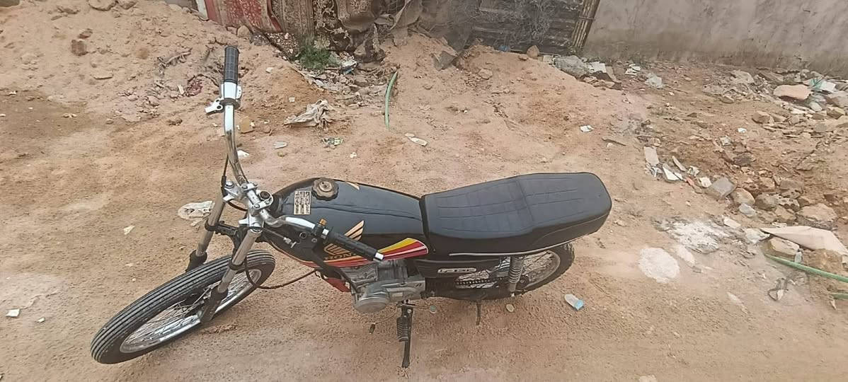 سلام عليكم دراجه اربعه كير كلك كلك كلك للبيع موديل 2023مكفوله من السرقه تجي تاخذها من باب البيت دراجه جديده ونضيفه وماعايزه برغي تفحص وين مايريد مبدل بيها بوشه بس عل ايدي مكان الدراجه بنجف السعر 350وبيها مجال حك الجيه رقمي ***********
