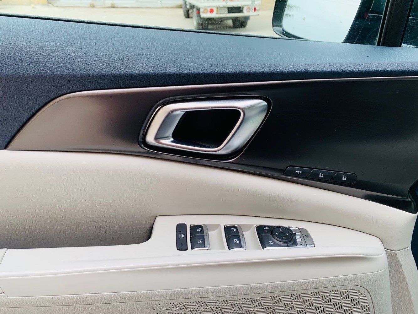 ياالله

السلام عليكم 

كيا كرنفال هايبرد 2025 SX  بلاك ادشن برستيج وارد امريكي 

Kia Carnival Mpv Sx Prestige 2025 1.6 Hybrid

                  Hybrid حجم المكينه : 1.6 تيربو + هايبرد 

         المسافه المقطوعه : 9 الف ميل  

            الضرر : بنيد دعاميه نفس الون     

             حالة الايرباك : دركه  

#مواصفاتها 

1.شاشه + شاشات خلفيه

2.كامرات 360

3.بصمه

4. بنوراما فتحتين

5.ويل كب اسود

6. تشغيل عن بعد

7.حساسات خلفي امامي

8.بيبان كهرباء

9.لايتات لد

10.لايتات زنون

11.بكلايتات لد

12.اشاير بالمري

13.رادارات 360

14.كشنات جلد 

15.ثلاث قطع تبريد

16.هيترات بالكشنات حار بارد امامي خلفي

17.هندبريك بصمه

18.شحن وايرليس

19.هيتر بالاستيرن

20.كشافات 

21.مري شفط

22.كشنات كهرباء امامي خلفي

23.كشن السايق ميمري

24.تحديد مسار

25.نظام ايكو سبورت عادي

26.كامرات محيطية داخل السياره

27. كشنات خلفيه VIP+ كهرباء 

28 .داتا شو

فول موصفات 1/1 جاهزه مرقم بغداد 

🟩 السعر  _ الطلب في التعليقات سيأتي إليك مباشرة 

تفاصيل اكثر هذا رقمي ***********

مكان السياره بغداد