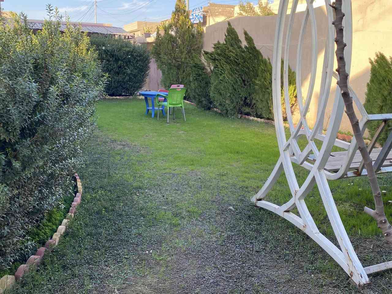 للبيع حي القدس
بيت ركن مساحه 400 متر باسمي 
متكون من 3 غرف  و ستقبال وكراجين  

للاستفسار اتصل على الرقم 
***********

***********
