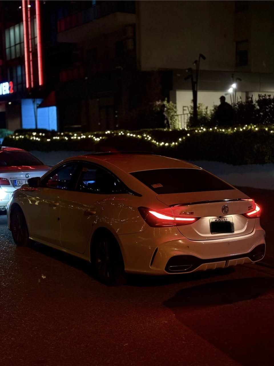 للبيع او مراوس 
MG - 2025 
لون السيارة ( ابيض ) 
مشي السيارة ( 10KM )
حجم المحرك ( 1.5 T )
رقم السيارة ( اربيل )

المواصفات ( فول 1/1 )
1-سلايد 
2-بصمة 
3-ويل كب كروم 
4-اشاير بالمري 
5-مري شفط 
6-لايت امامي ليد 
7-لايت زينون 
8-بك لايت ليد 
9-كشاف ضباب 
10-كامرات 360 درجة 
11-بصمة تشغيل 
12-بصمة أبواب 
13-بصمة صندوق 
14-مثبت سرعة 
15-كشنات جلد لونين ( احمر + اسود ) 
16-دشبول جلد مطرز ب ( احمر ) 
17-أبواب جلد مطرزة ب  ( احمر ) 
18-تبريد خلفي 
19-كيج ديجيتال 
20-شاشة كبيرة 
21-التحكم في التبريد من الشاشة 
22-SPORT 
23-كشنات تدفئة 
24-اوتو هولد 
25-هند بريك بصمة 
26-استيرن حرف D 
27-كار بلاي + أندرويد اوتو 

ملاحضة ( السيارة بدون ضرر وبدون صبغ ) 

السعر ( 122 ) وبيها مجال بسيط 

مكان السيارة ( موصل ) 
الأرقام 
***********
***********
