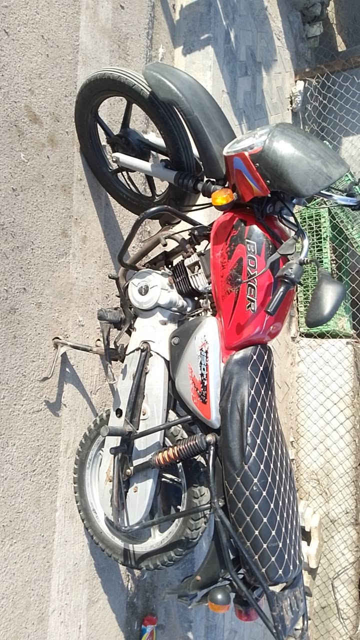 دراجة للبيع بوكسر موديل 18 نضيفة مابيهة اي نقس اوراقهة موجودة ***********
