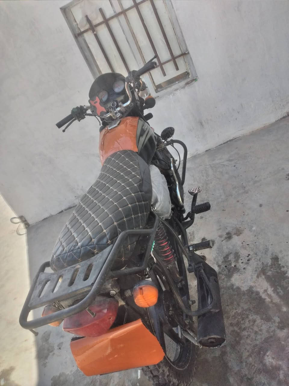 اعاده نشر بسبب الوعود الكاذبه دراجه BM موديل 20 نضيفه نقصها شغلات بسيطه مكينه ناعمه خير من الله لاتبخير لاتنقيص كهربائيات كامله مراوس او بيع  مكان شهربان ***********
