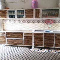 معرض المنيوم • ٤ قطع • كوت حي الجهاد