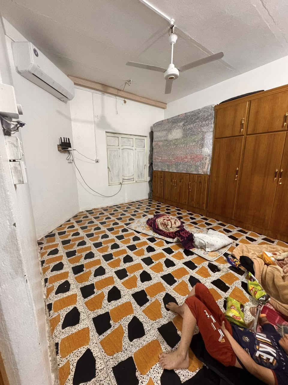 سلام عليكم متاح بيت طابق واحد غرفتين نوم +صاله +كليدور   مصفر مسجل بالبلدية مساحته 280 بيت ستوه مرمم 
الموقع حي المعلمين الثانيه قرب أسواق ابو سجى ***********
