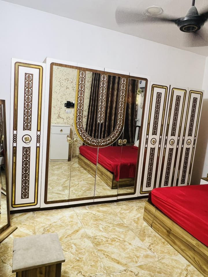 غرفه تركيه للبيع بيهه ضرر بسيط مكاني بغداد سعر 300وبيهه مجال ***********
