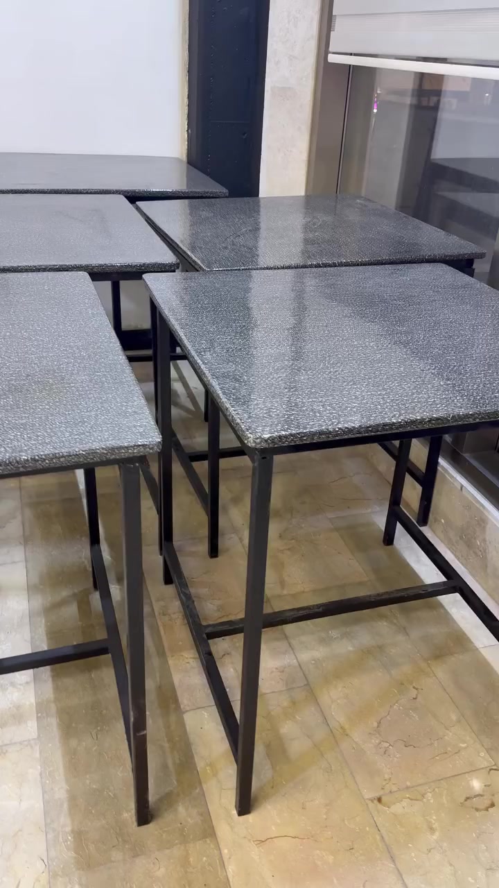 سلام عليكم
ميوزة دومنه للبيع نظاف كلش ما مستعملات ابد مثل ما موضحات بالصور الميوزه تفصال حديد ومغلفات بجلد اصلي ارتفاع الميز تقريباً ٩٠ سم وعرض ٣٠*٣٠ شغل كله اصلي ومتعوب عليه مكاني البصره 
رقم *********** رايد الواحد ب ٣٥ الف
