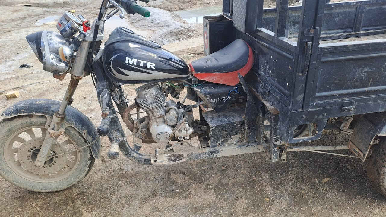 ستوته للبيع مكاني سماوه شاصي مكفول محرك نضيف وراق صوليه 
مامتوجد ع انت ***********
