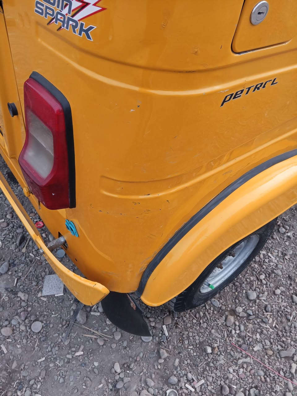 سلام عليكم تكتك موديل 2022 محرك مكفول تكتك مكفوله عده بارد قليل مرقم بغداد مكاني بغداد الشعله 
رقم *********** السعر 8700وبيه مجال
