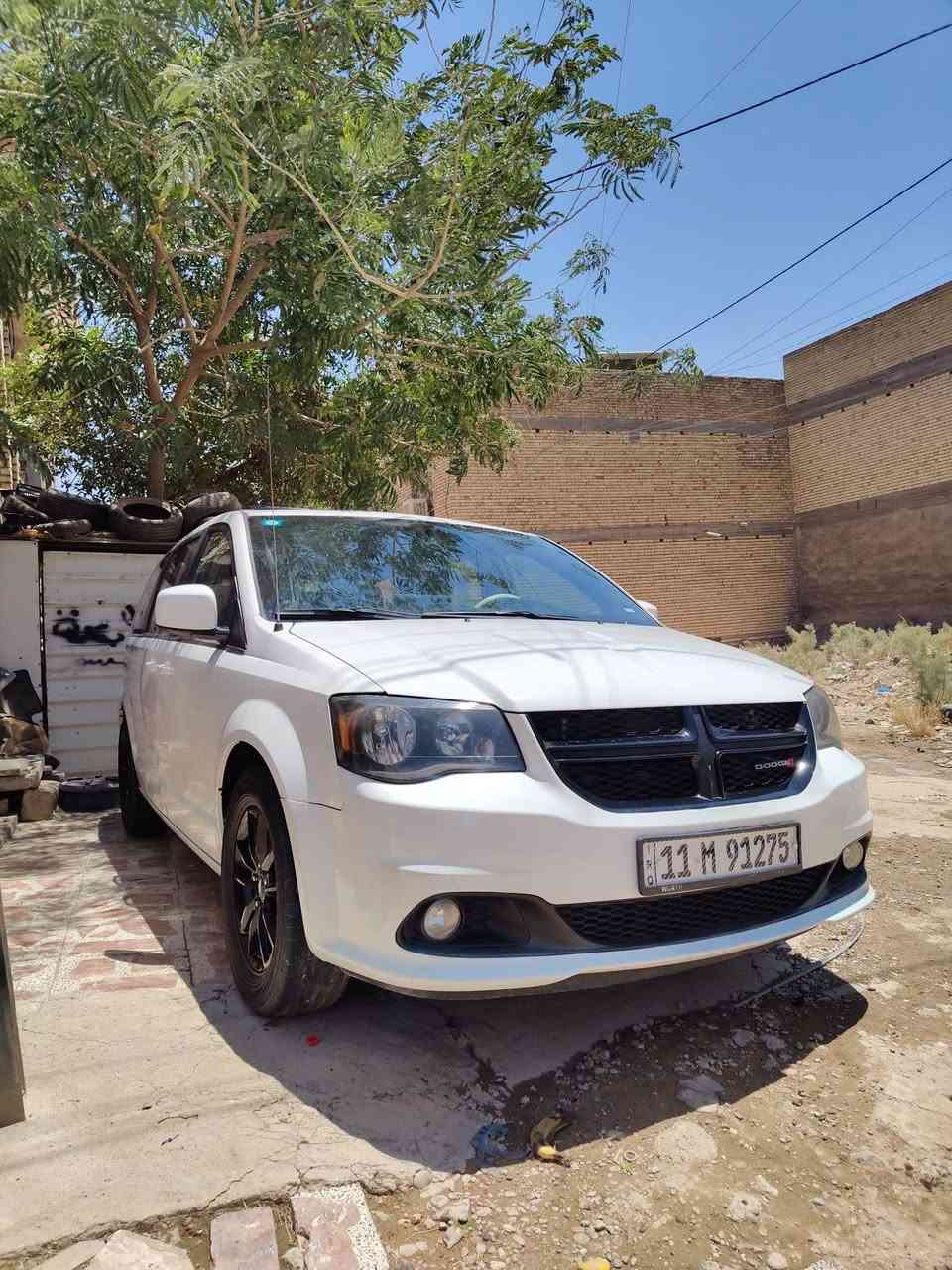 بيع فقط بدون مراوس
دوج كرفان موديل 2019
فئة sxtفول مواصفات ومعروفة مواصفات الفول
السيارة رقم بغداد باسمي سياره ماشيه 90 ميل حقيقي 
أبواب كهرباء 
صندوق كهرباء 
كشنات كهرباء 
تشغيل عن بعد
تبريد ٣ قطع
تحكم ستيرن جهتين
كشنات منفصله
محرك ٦ سلندر ٣٦٠٠
بردات خلفية 
فرس ثلاثي
الحادث جاملغ بنيد بدون واخل بدون ايرباك 
السعر 165ورقة وبيها مجال بسيط مكاني بغداد
واتساب فقط ***********
