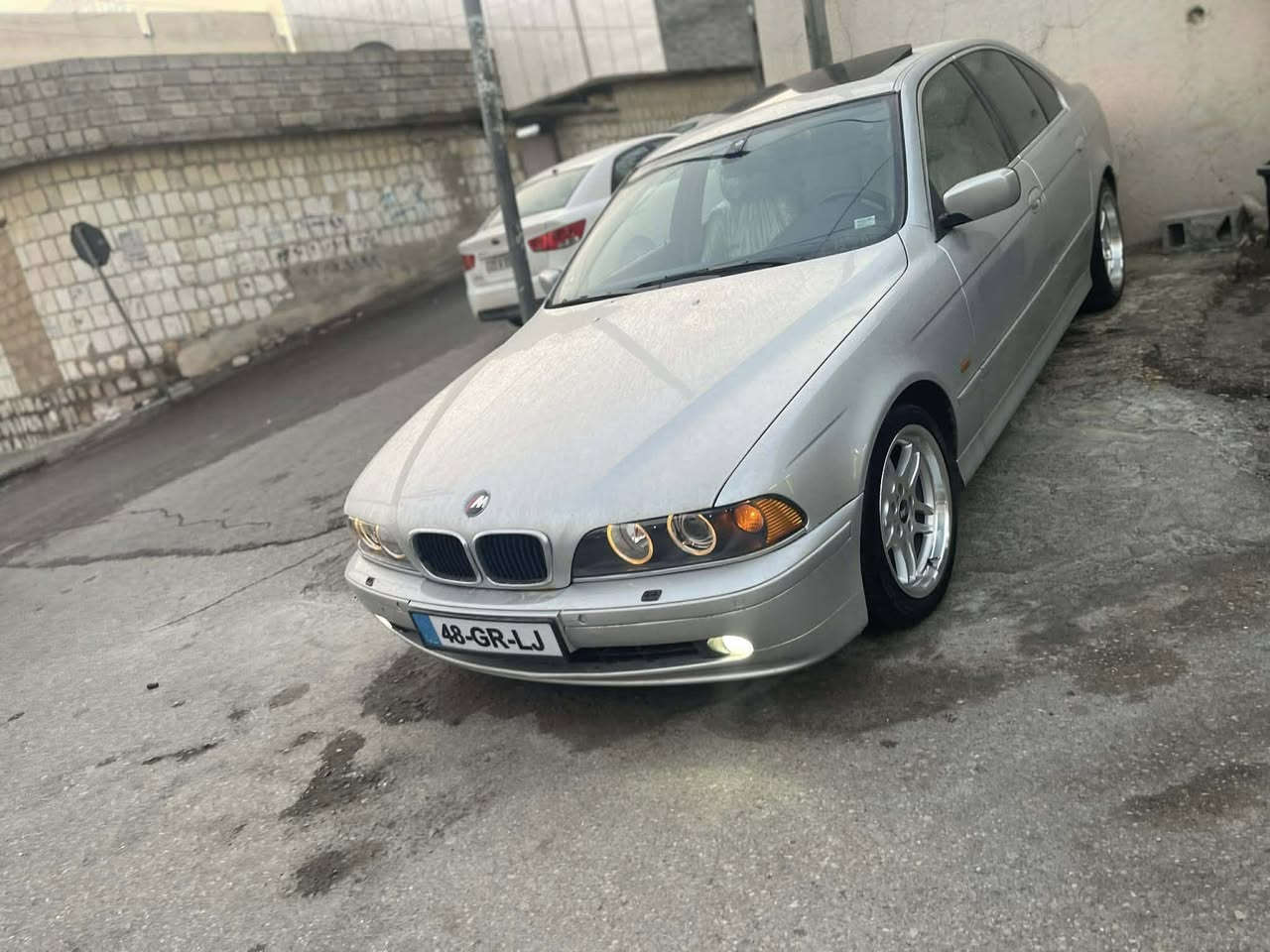 بيع
٥٣٠ 
رقم دووبي
 *********** 
السليمانيية
