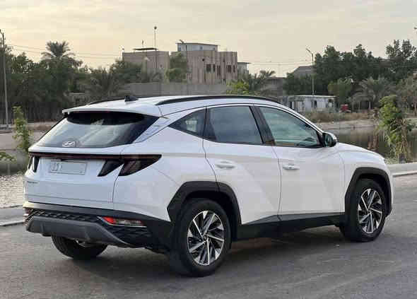 السلام عليكم 
هونداي توسان 2024 ضمان شركة الاولى موتورز لحد الان كل تبديلات لدهن بل شركة وبعدها تحت الضمان مسويها صيانة ال20 الف كيلو متر ب600 الف في الضمان 
خليجي مكفوله كفاله عامه عده شخط بسيط صار بيها بل جاملغ لخلفي بل داير ونصبغ ع كد الاحمر الي ماشر في الصور ول ازرك بارد بسيط 
رقم بغداد انكليزي باسمي 
مستخدم عداد 25000 Km
مواصفات فول  قماره حديد 
دشبول دجتال
ويل كب حجم 18
داخل ابيض 
تبريد قطعتين 
بصمه تشغيل 
تشغيل عن بعد 
مري كهرباء
بردات خلفيه
كامرة خلفيه
شاشة كبيرة
اريل نفكيشن
درايف مود 
هندبريك كهرباء 
شاحن موبايل 
مكانه بغداد 
وسعرها 213 وبيها مجال 
للاستفسار : ***********
