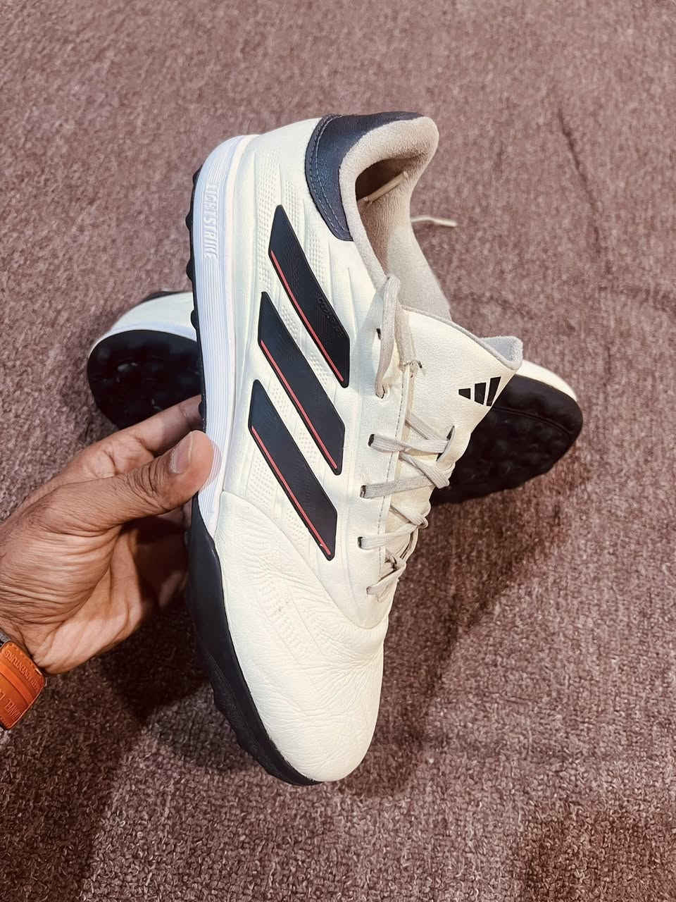 تحفه شرررط اخر صدار
ادداس 
اصلي باله 
قياس44 
نضافه 1/1 
اولئ شررط 
فول طبي 
السعر خاص 
توصيل موجود 
واتساب متوفر 
***********
