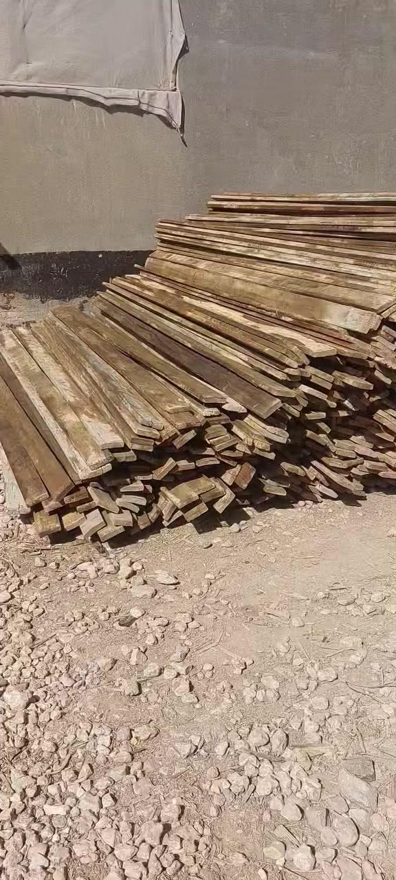 قالب خشب للبيع يدك 500 متر نضيف كلش مكاني حله حي العسكري ***********
