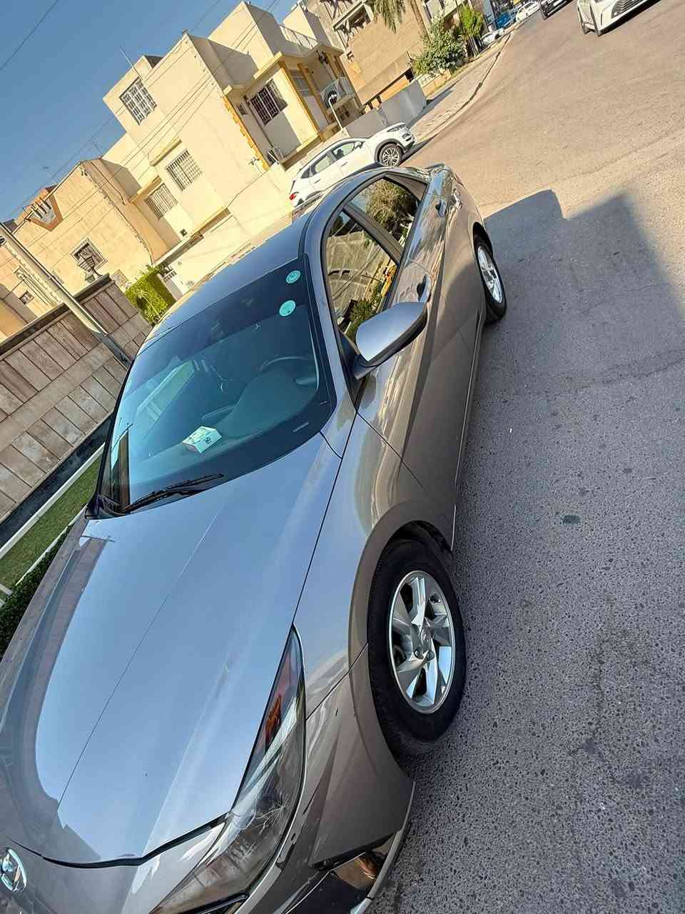 السلام عليكم 🏁🛞 🚘
الانترا مديل ٢٠٢1 حادثها مثل ما موضح بلصورة +بلعراق نضربت جاملغ ايمن ومبدل لاشاصي  ولا لغد ومابدل ايشي من صدرها
ايرباك سليم 
رقمها اربيل تريد احولك تريد مكاتبة اني حاضر 
والسيارة سويج مواصفات العادية 
السعر ١٢٥ $ 
رقم الهاتف *********** بيه واتساب
