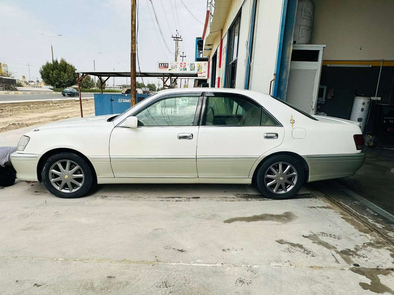 من رخصت الادمن
ملكه مامسجله
دكمه وحده 
السياره طك كارتون مال جناي
تحوير نجف فوك أو جوه عارف العيساوي
موديل السياره ٢٠٠١  
مكينه ديفور الصغير 
كصت السياره قماره الباقي كفاله من عشائر أو سرقه
الشراي يتصل *********** مكان السياره فلوجه سعرها   ٧٢ أو بيها مجال للشراي
