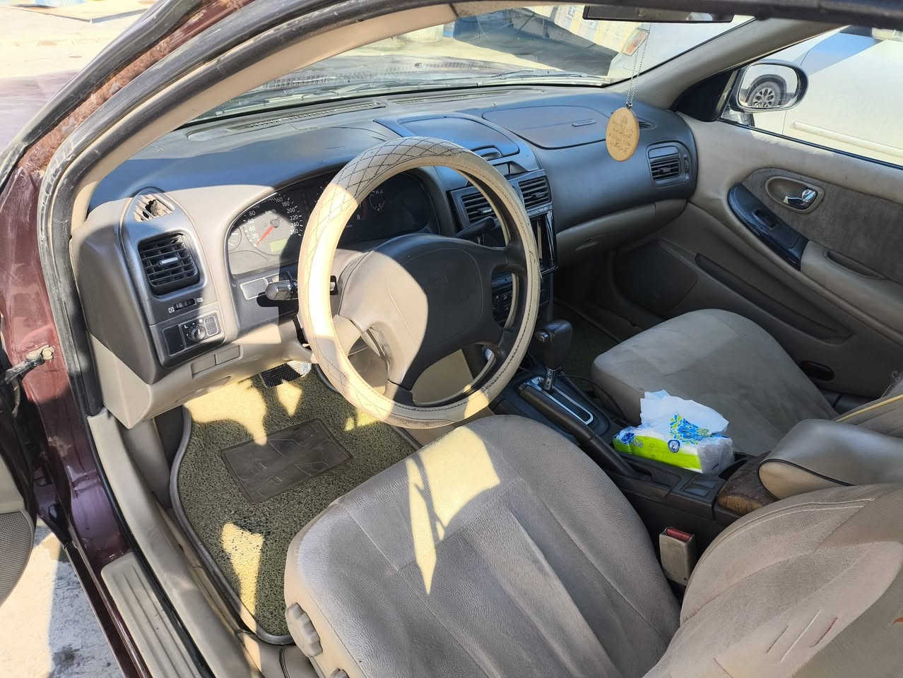 السلام عليكم بيع مستعجل 
السعر 50 بي مجال كلش بسيط 
موديل 2000
كير مكينة مكفولة
تدفئة تبريد شغال 
رقم بغداد بأسمي
للاستفسار الاتصال ***********
مكاني ديالى بعقوبة حي المعلمين
