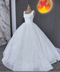 بضاعه العيد • غير شكل • ملابس