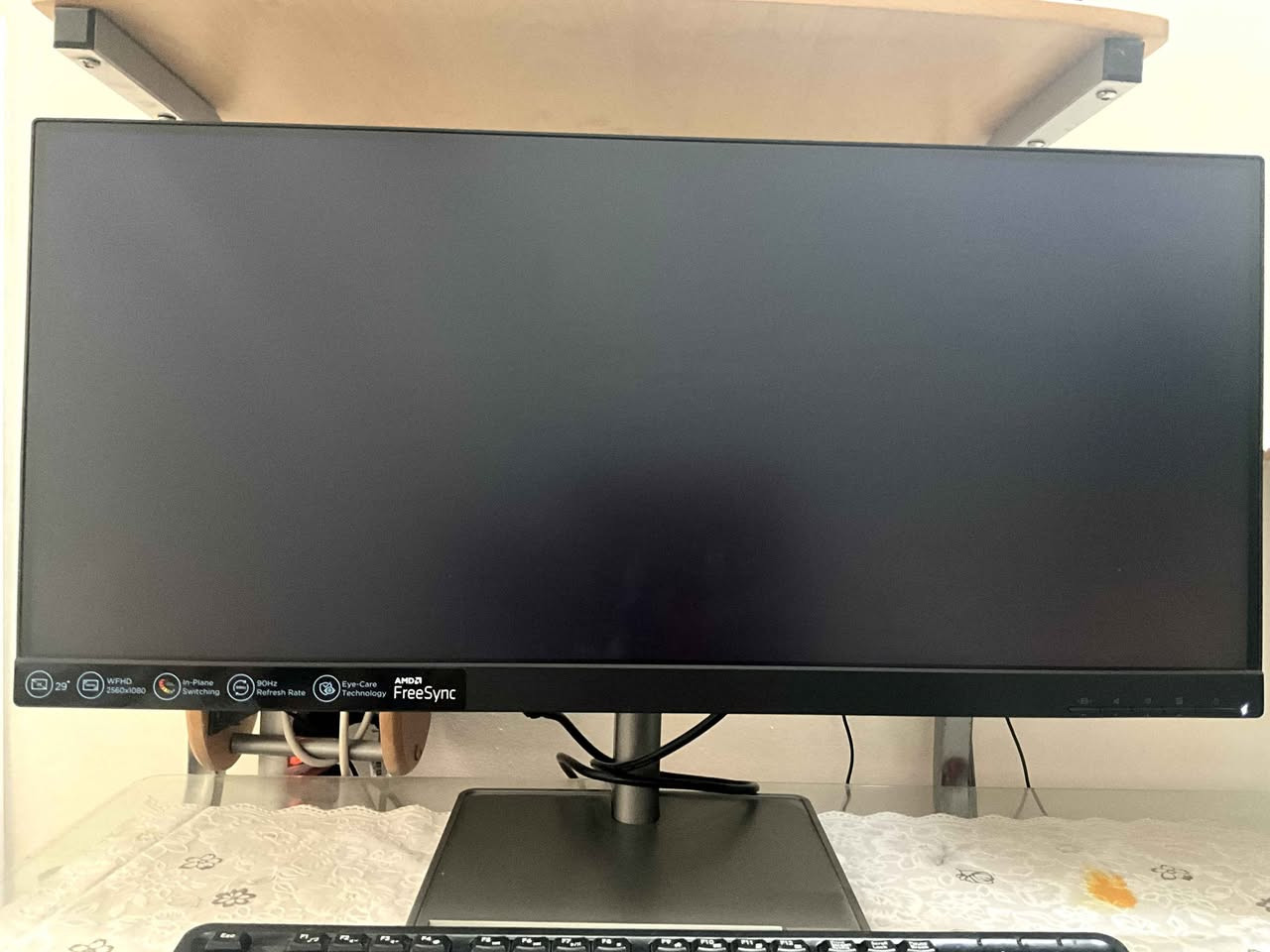 حاسبة دسكتوب نظيفة جدا واستخدام قليل.. المواصفات في الصور .. مع شاشة حجم 29 من شركة لينوفو والملحقات موجود في الصور .... اخذته  مع ملحقاته من شركة النبع عدا الميز... محاي استفاد منها لان عندي لابتوب استخدمه.. مع ميز بسيط .. بغداد, العراق


**إذا كنت صاحب هذا الإعلان وتريد حذفه لأي سبب، رجاءا أرسل رسالة إلى الدعم الفني**