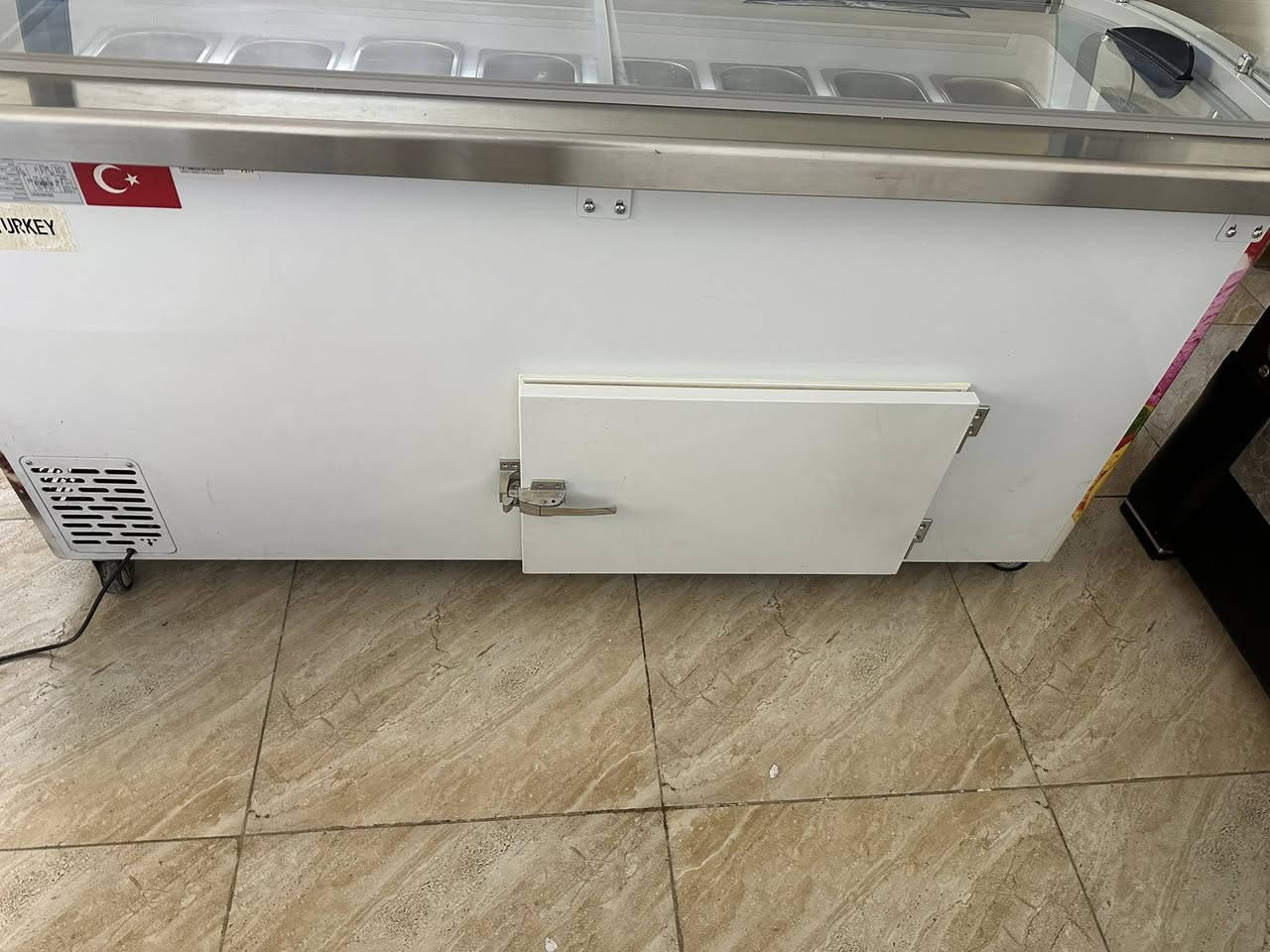 هاي العارضة مال ايس كريم نضيفه جدا مستعمله موسم واحد السعر ٣٢٠٠ ثلاثة ملايين و ميتيين


**إذا كنت صاحب هذا الإعلان وتريد حذفه لأي سبب، رجاءا أرسل رسالة إلى الدعم الفني**