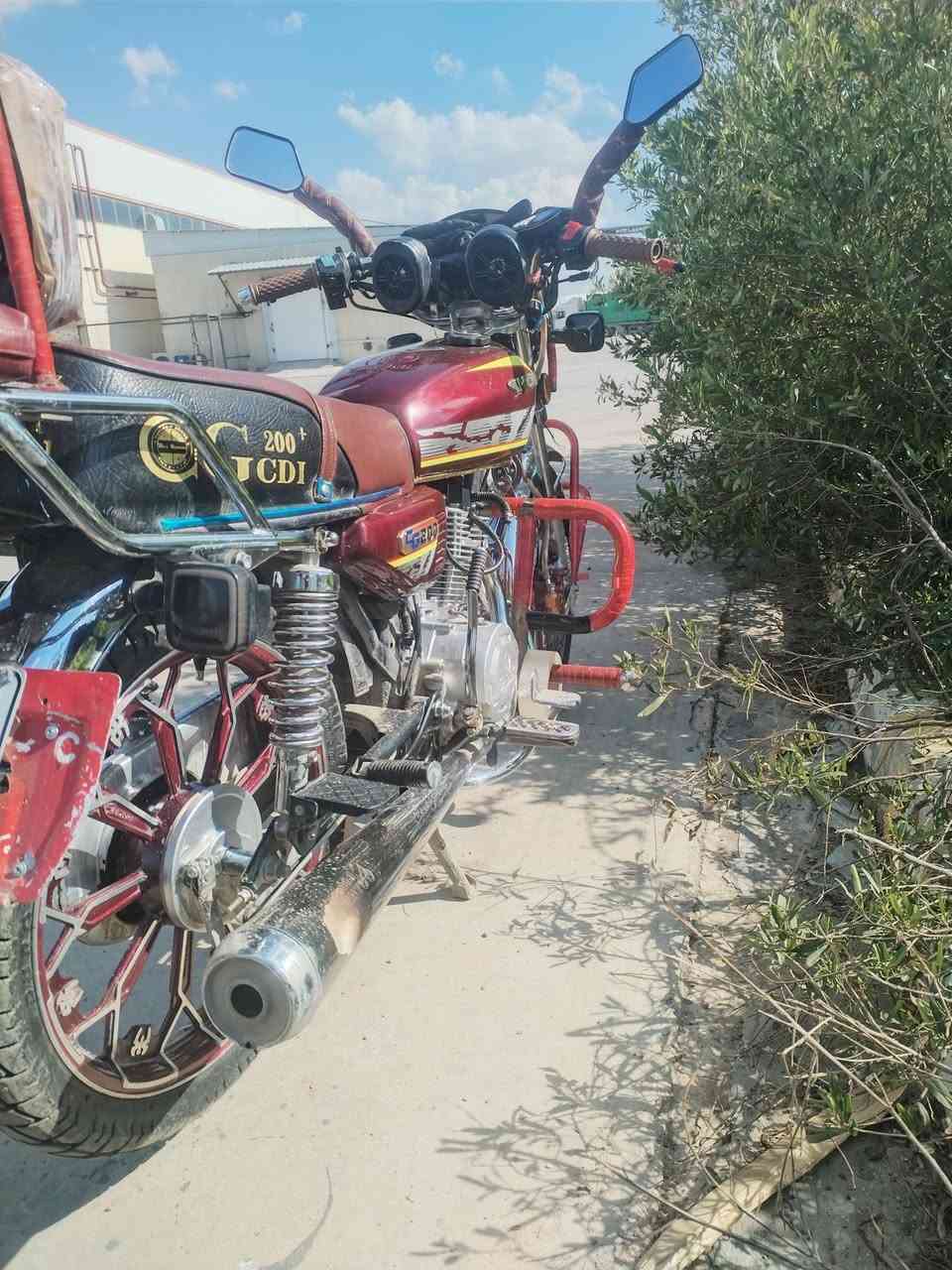 سلام عليكم.....للبيع ماطور سولنك 2025 محرك 200.. منافيس لاصلي.. شديته على يدي محرك كبس على وضع شركه... ماناقصو شي بس تحط دهن وبانزين شرط... سعر 700 قفل... مكاني سيناره على طريق كركوك قريب على قوش تبه...... تواصل واتساب فقط ***********
