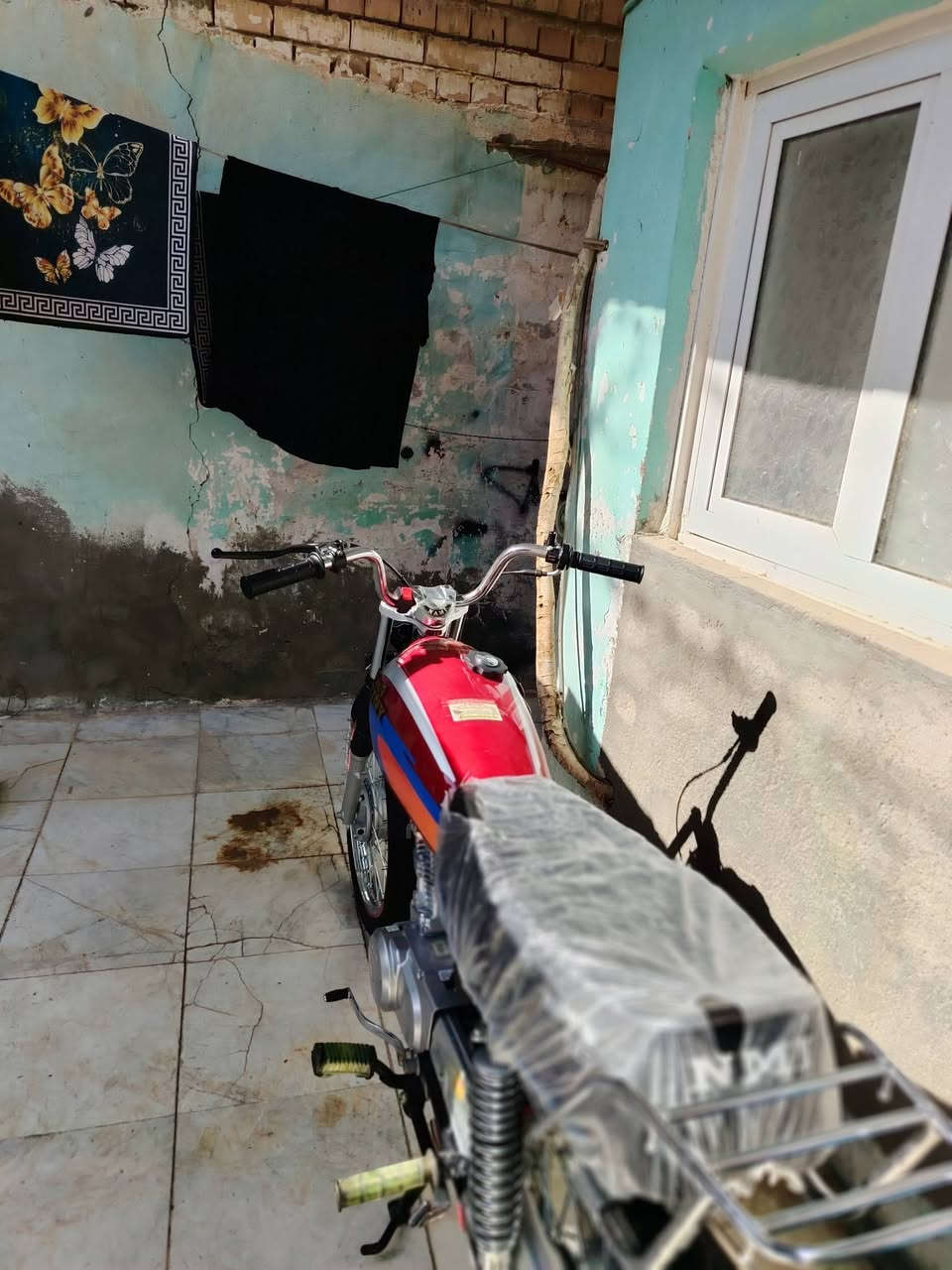 سلام عليكم دراجه صارلها 5 من كامله مكاتبه فقط ٧٠٠ بيها مجال الاتصال فقط ***********
