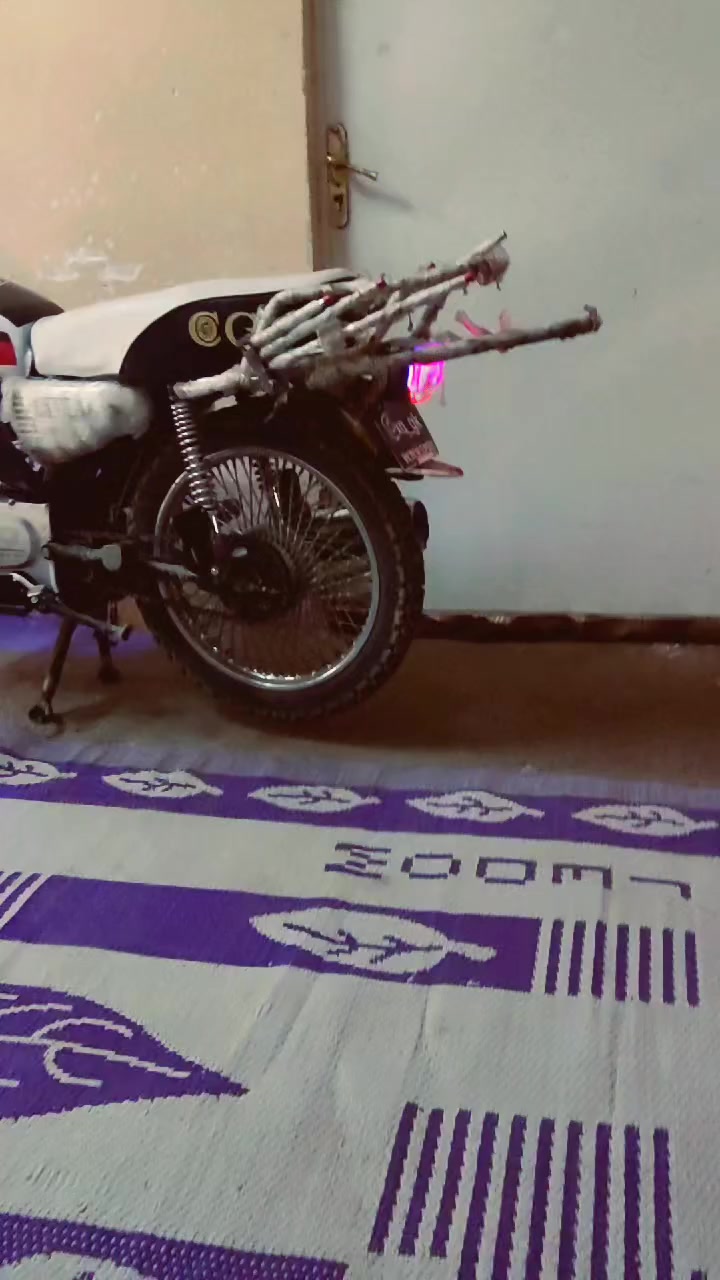 تايكر ٢٠ للبيع شرط مامفتوح مكينه خرسه وايرمنيه شغاله  منفيس موجود سعر 550 وبي مجال متواجد خاص او اتصل عل رقم ***********
