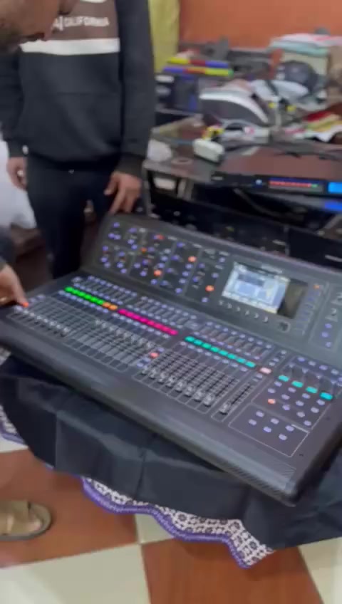 الحمد لله فضل ربنا الشغل الجديد وصل بالسلامه اللهم ارزقنا ويرزق الجميع شركه الباشا للصوت والضوء رقم واحدسامي عبد البديع اللي جاي ضرب ناااااار🤫


**إذا كنت صاحب هذا الإعلان وتريد حذفه لأي سبب، رجاءا أرسل رسالة إلى الدعم الفني**