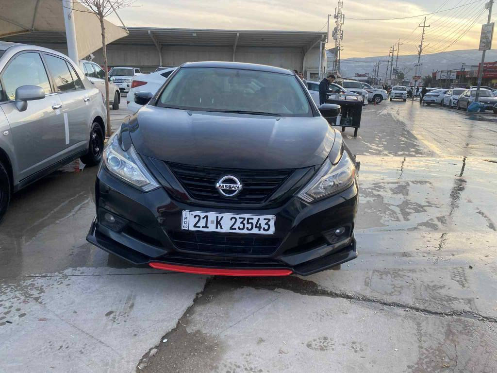 ٢٠١٧ مواسەفات s ٢ پارچەو پەڵەیەک بۆیاخە سەنەوی تا ٢٠٢٩ تازەیە بەشەرتی گێڕ نەکراوەتەوە و مەکینە دوکەڵ و بوخاری نیە ٥٥٠٠٠ mi ڕۆیشتوە تایە و هایدرۆلیک و ڕۆنی تازە گۆڕاوە نرخی ١١٥ مامەڵە لە سلێمانیم *********** السليمانية, العراق
