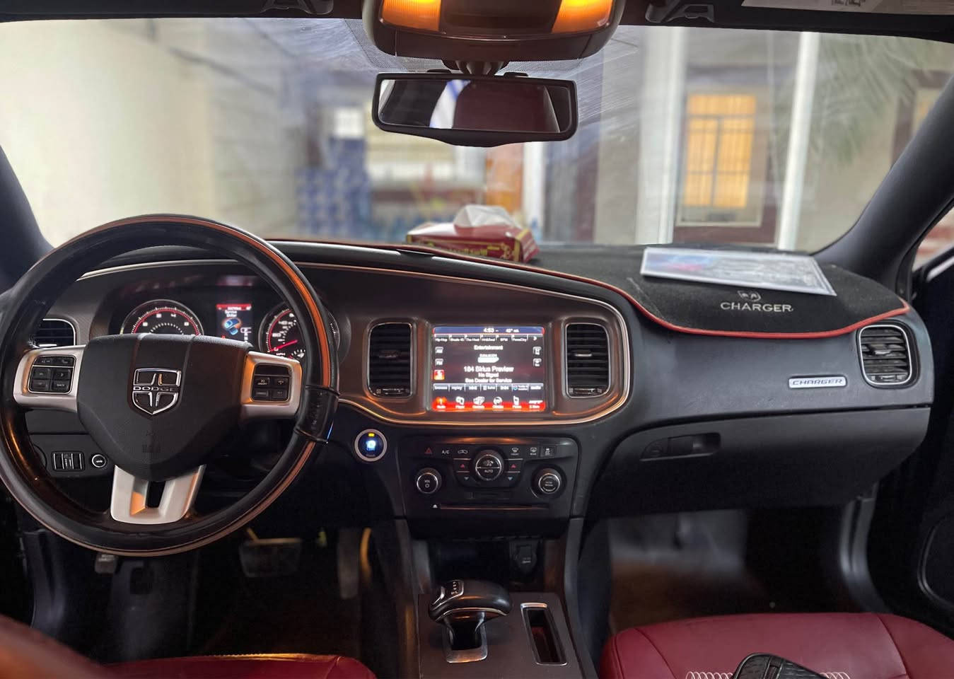 السلام عليكم سيارة جارجر 2013 امريكي SXT للبيع 
رقم بصرة 
صور الحادث موجودة بالمنشور 
السعر 135 ورقة وبيهة مجال بسيط 
العنوان بصرة الحكيمية
للاستفسار الاتصال على الرقم  
 0773 055 9960 البصرة, العراق
