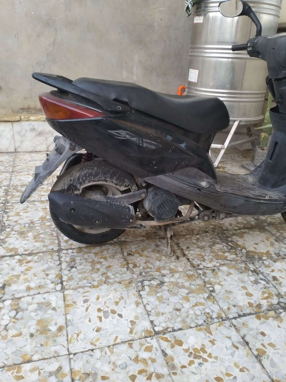 يالله للبيع بريز يباني طافيه امشي بيه وطفت سعر 400 مكان بغداد العبيدي  مكينه مكفوله بس معرف ليش طفت كله بلادي دراجه ***********خاص ماكو
