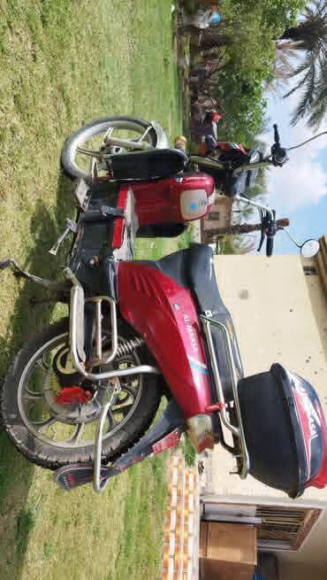 موطور شحن للبيع بطاريات عل فحص موطور نضيف السعر ٣٥٠ وبي مجال متوازي ولله مكاني الكرمه رشاد *********** رقمي
