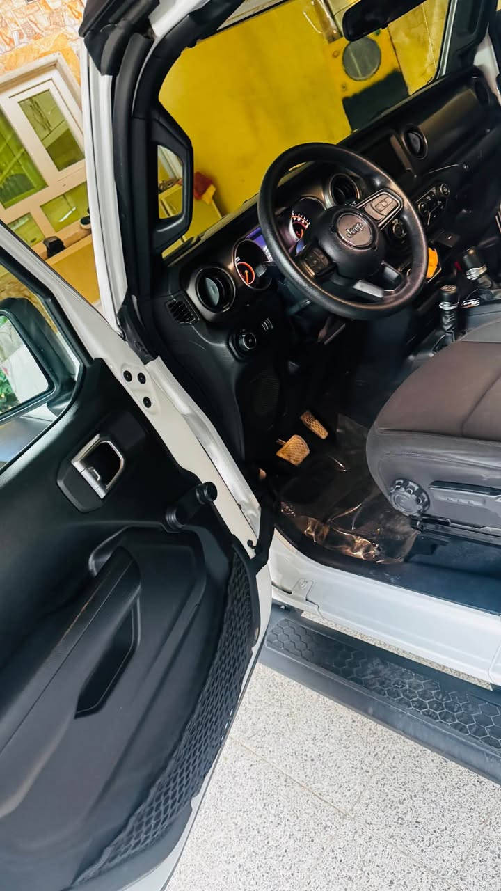 jeeb wrangler 2023 sport
V6🔥
16mil ماشي
بدون سبغ
دبل اكسل 4/4
سعر280بيها مجال قليل
سياره رقم دهوك
عنوان :ئاكري /عقره
رقم تلفون:واتس اب *********** اكر, نينوى
