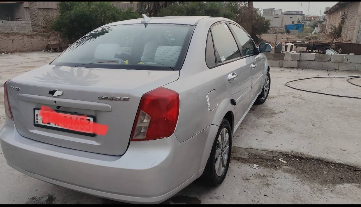 السلام عليكم... 
سيارة اوبترا رصاصي 2009
سنوية باسمي إلى عام 2030
 بلادية إلا خطة ع البرا بابين 
يمين مصبوغ نصهن من جوا
التريشة، محرك و گير بحالة
جيدة... والسعر 74 وبيها مجال
وشوف العين يبري الذمة
***********
***********...
وحيا الله الشراي
