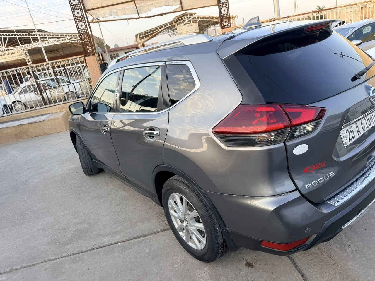 السلام عليكم للبيع بسعر مناسب جدا ب117 وبيها مجال ويرهم مراوس
نيسان روج موديل 2020
وارد امريكي سونار مرفق بل منشور بدون شواصي ولغود شرط
كير ومحرك شرط 
موصفات SV
فول موصفات عده التنته 
سنويه لل2031 
بسمي شرط التحويل 
مكان سياره صلاح الدين (بيجي)
***********
***********
