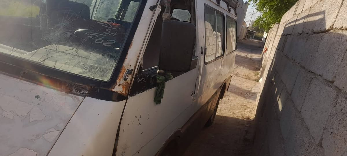 السلام عليكم كيا بسته موديل98 سنويه صاقطه  كير و مكينه خير من الله  حداديه جديده  شواصي بلادي وسعر  على واتساب  مكان سياره بابل ***********
