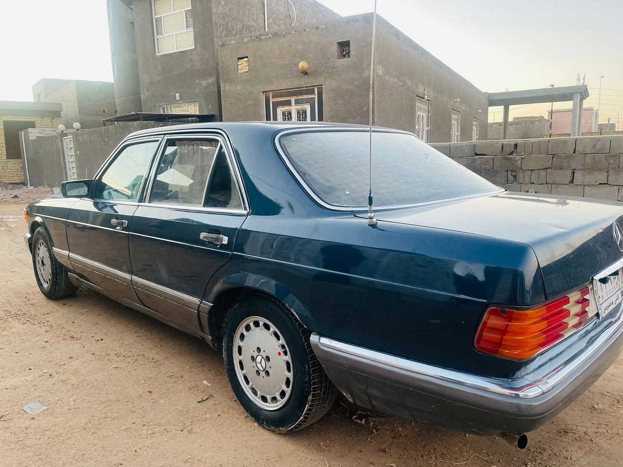 السلام عليكم مارسدس  1987 رأسي السياره جديده مكين وكير حداديه تخم تاير تبريد كله شرط شاشه كامره السياره جديده رقم مثنئ تحويل مباشر السعر 40 وبيه مجال للستفسار  ***********
