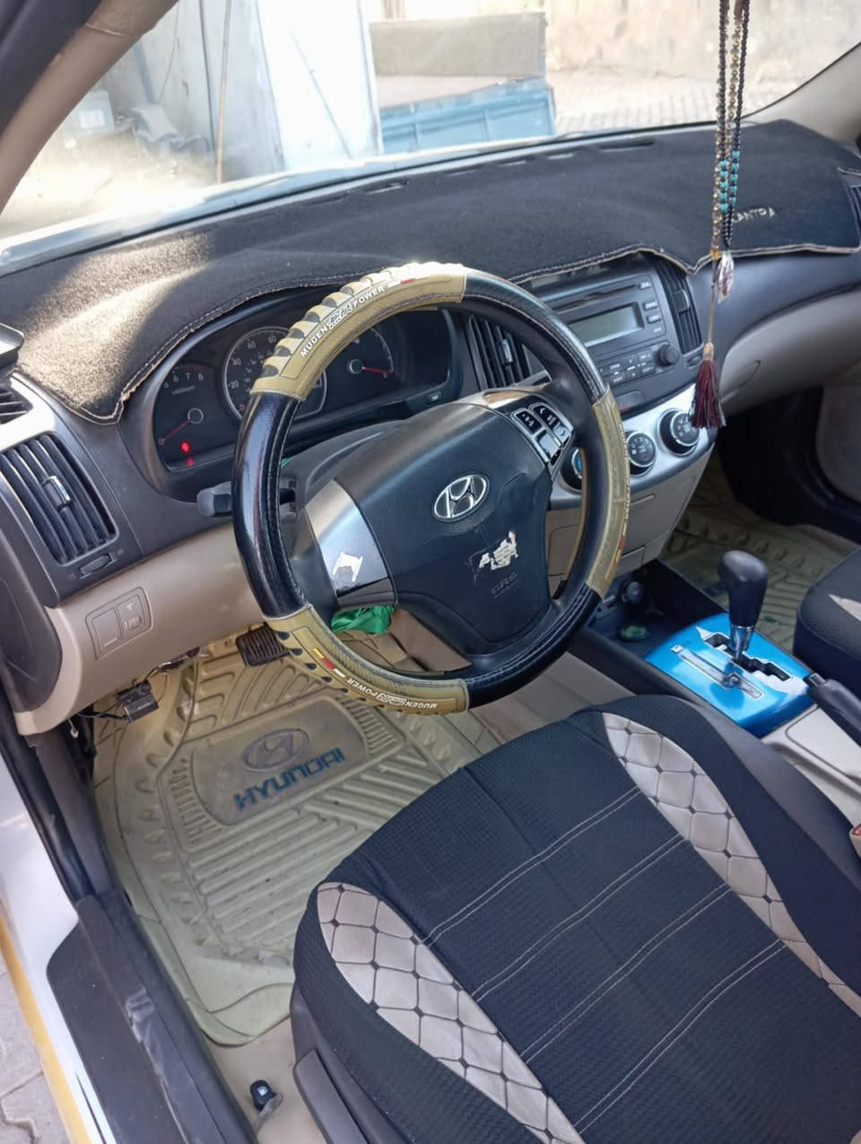 اسلام عليكم الانتره 2010  تحويل مباشر مكينه 2000   السياره خير من الله  تجي وتشوف عينك رقم بغداد 
مكانهه حي اور للتواصل هاذه رقمي *********** السعر 100$
