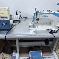 مكينة خياطة • أوفرلوك • نظيفه
