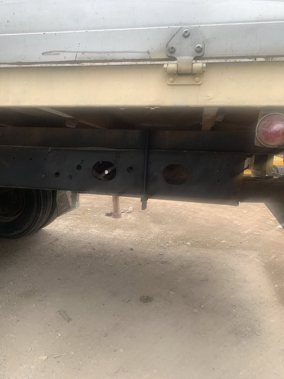 السلام عليكم فوزة بزون للبيع رقم صلاح الدين نكليزي سنوية للتلاثين بدي ستة وريع بلادي شاصي ابو الفتحتين العريض مكينة امانة جديدة نظيفة صار سبوعين شديتهة السيارة بالاصل كرين ومشدودلهة بدي حمل السعر 135وبيهة مجال ***********
