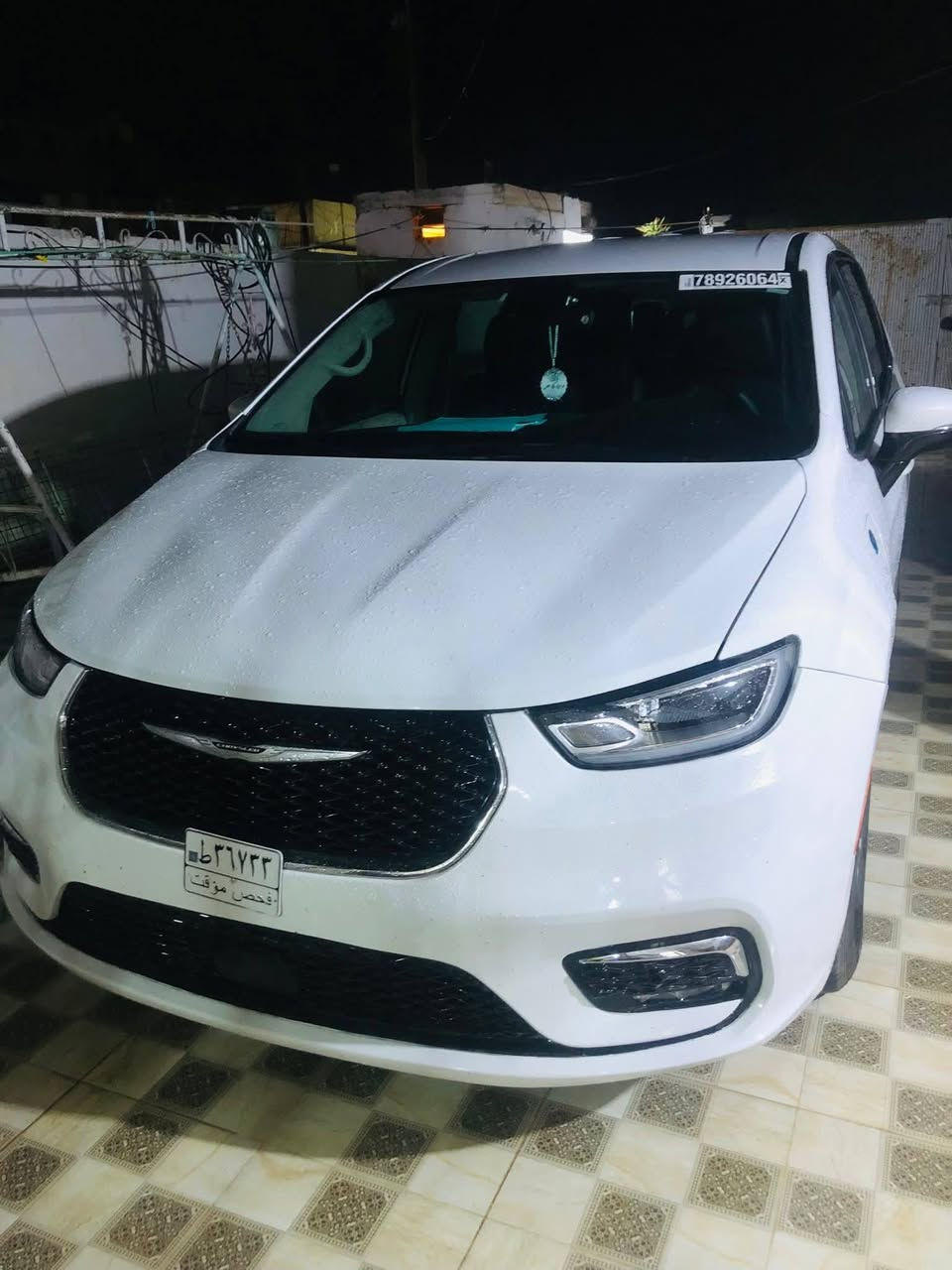 سلا عليكم باسفكه  هايبرد موديل ٢٣ رقم بغداد بسمي. سياره جديده خير من الله ضرر جاملوغ امامي بدون داخل بدون ارباك بدون فتح مكاني ديالى الخالص *********** سعره ٢٧٠ بيه مجال بسيط كلش  تحكم تبريد كله عل شركه.
